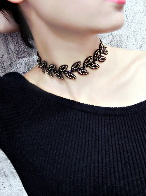 Retro Punk Golden Rivets Leaves Shape Lolita Choker  |  Lolita Necklaces